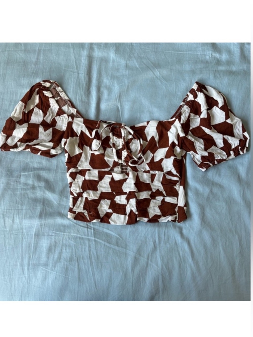 Astr Brown and White Geometric Puff Sleeve Crop Top